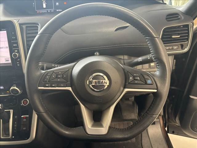 2017 Nissan SERENA 缩略图 14