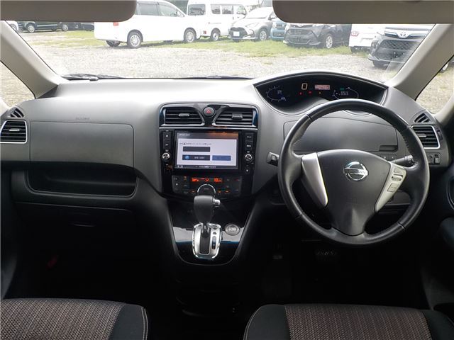 2014 Nissan SERENA 照片 3