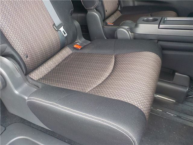 2014 Nissan SERENA — миниатюра 17