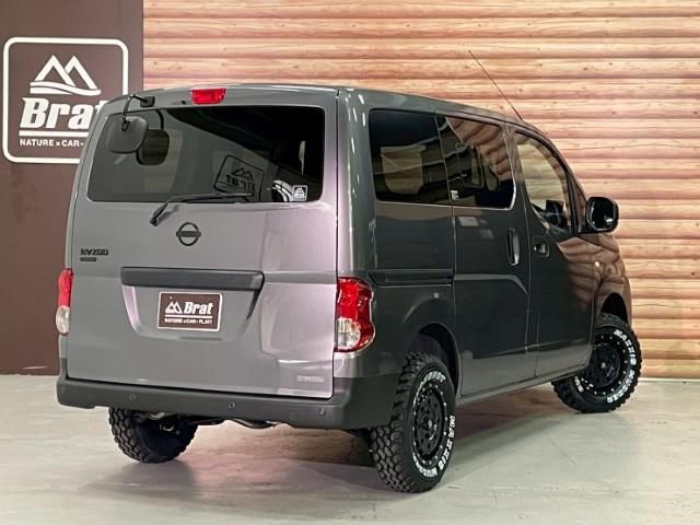 2025 Nissan NV200VANETTE WAGON 照片 2