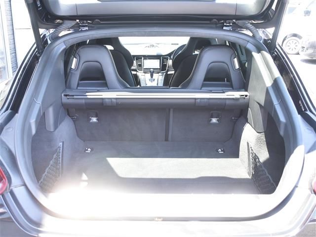 2015 Porsche PANAMERA 缩略图 18