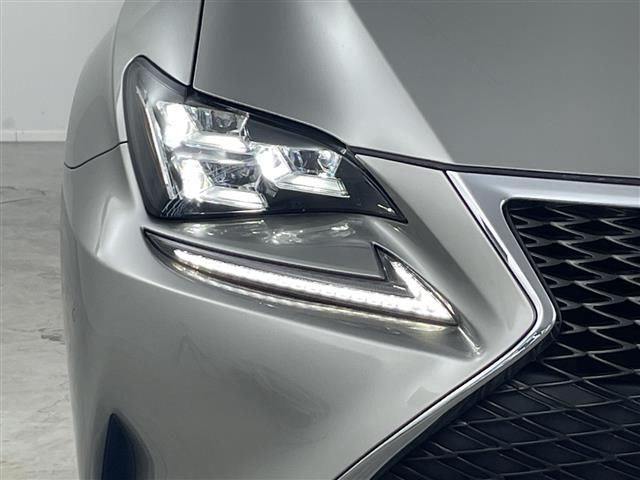 2016 Lexus RC — миниатюра 23