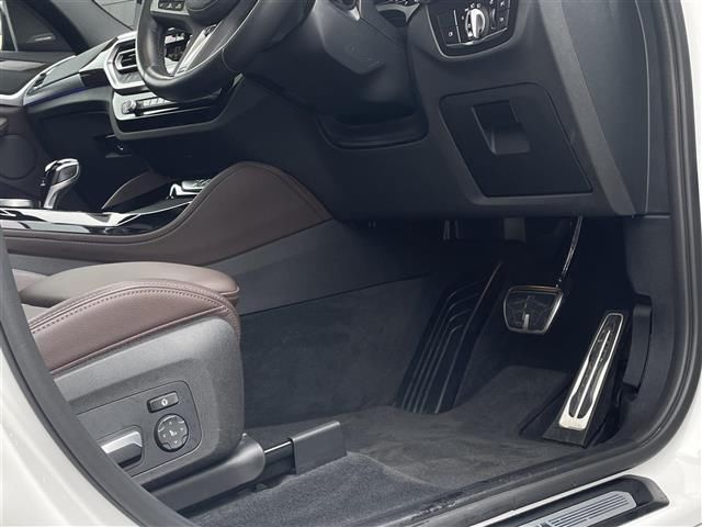 صورة 10 لـ 2023 BMW X4