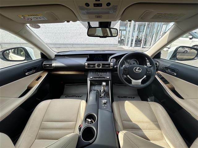 2014 Lexus IS photo 3