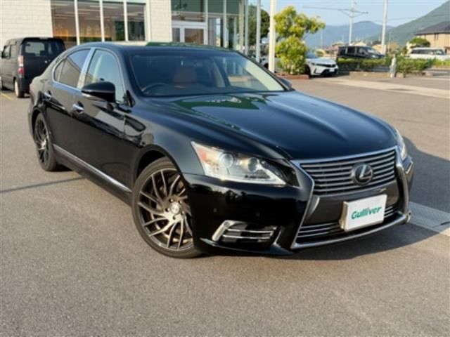 2016 Lexus LS photo 1