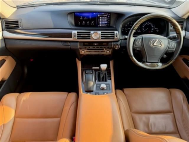 2016 Lexus LS photo 5