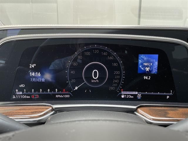 2023 Cadillac ESCALADE — миниатюра 18