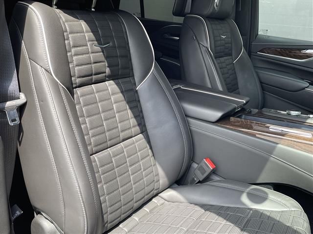 2023 Cadillac ESCALADE — миниатюра 13