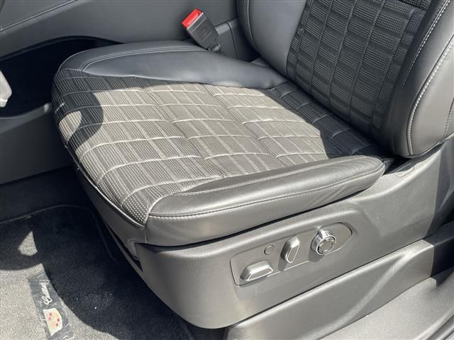 2023 Cadillac ESCALADE — миниатюра 8