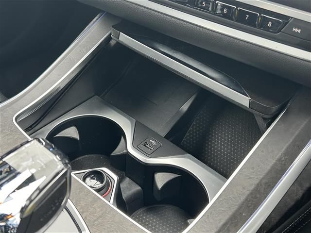 2020 BMW X7 — миниатюра 18