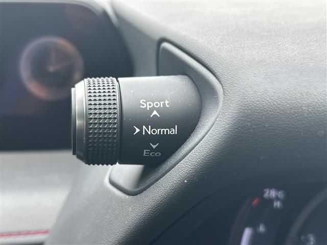 2018 Lexus UX thumbnail 11