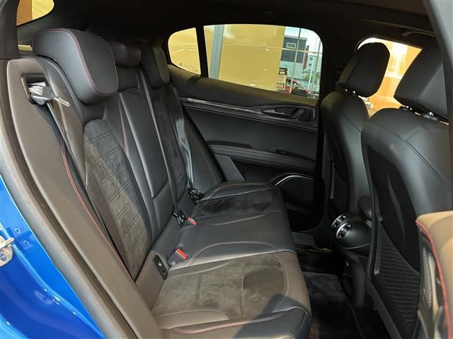 صورة مصغرة 10 لـ 2022 ALFA Romeo STELVIO