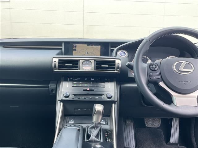 2013 Lexus IS photo 10