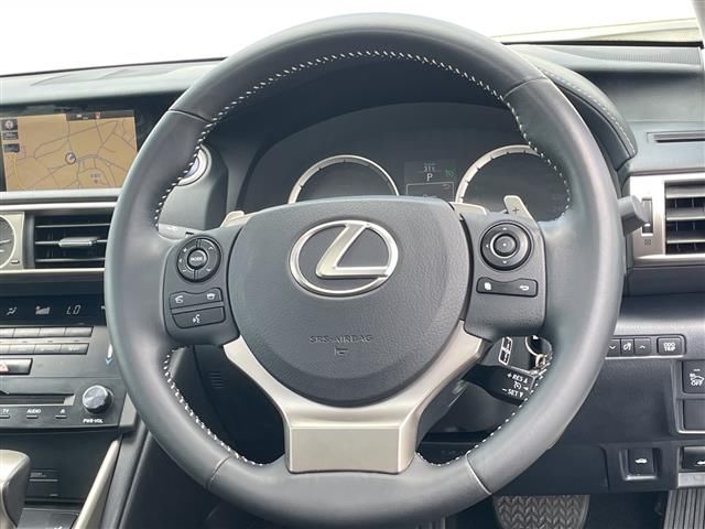 2013 Lexus IS photo 9