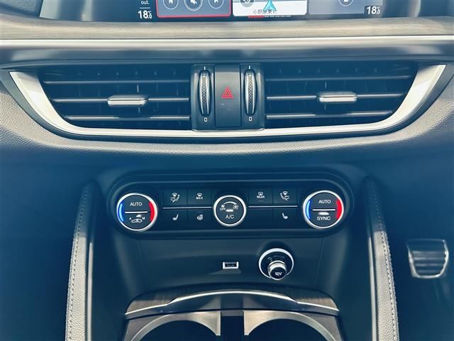 2023 ALFA Romeo STELVIO — миниатюра 12