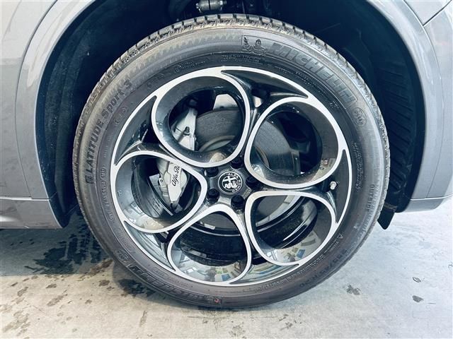 2023 ALFA Romeo STELVIO — миниатюра 2