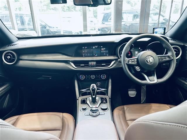 2023 ALFA Romeo STELVIO — миниатюра 5