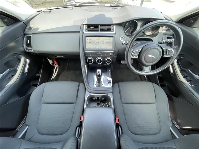 صورة 3 لـ 2018 Jaguar E-PACE
