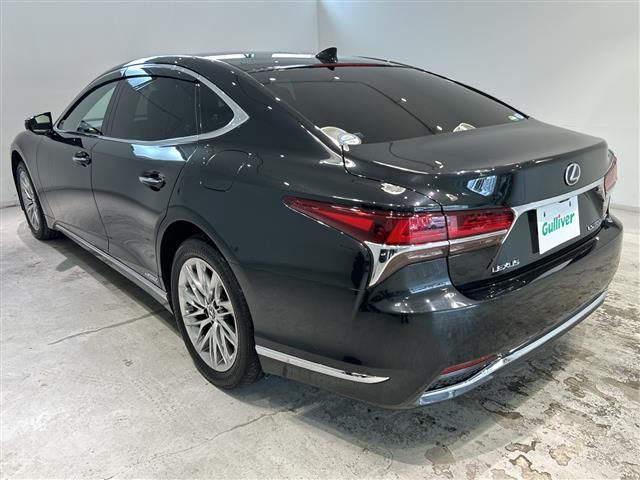 2019 Lexus LS photo 2