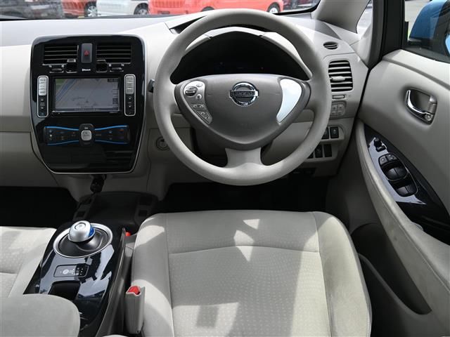 2011 Nissan LEAF — миниатюра 7