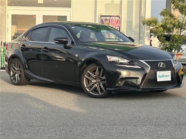 2016 Lexus IS photo 1