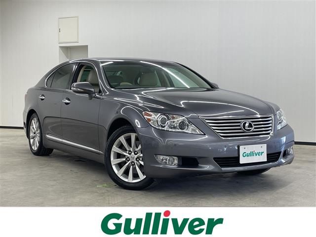 2011 Lexus LS photo 1