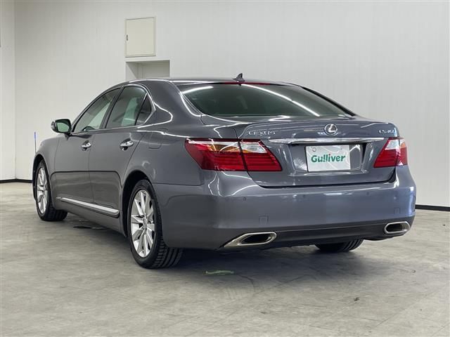 2011 Lexus LS photo 2