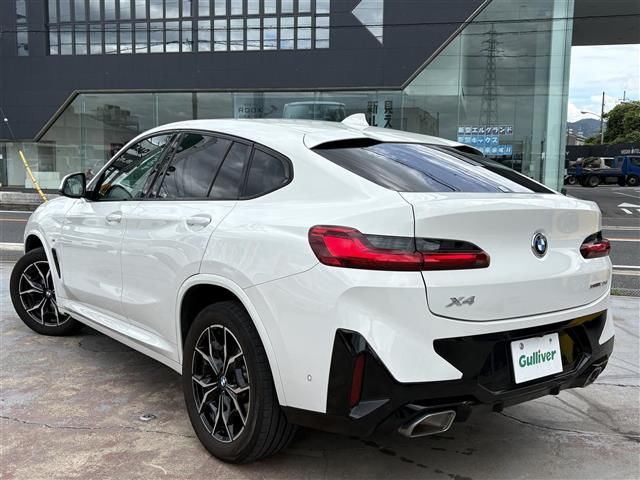 2023 BMW X4 photo 2