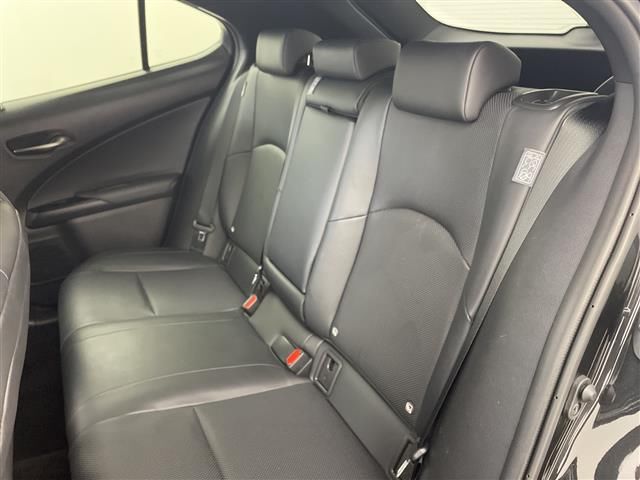صورة مصغرة 18 لـ 2019 Lexus UX