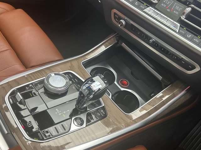 2020 BMW X7 — миниатюра 12
