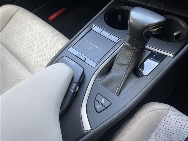 2019 Lexus UX — миниатюра 19