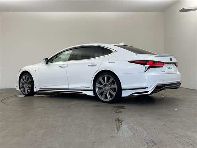 2018 Lexus LS photo 2