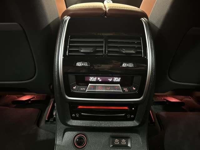 2020 BMW X7 缩略图 22