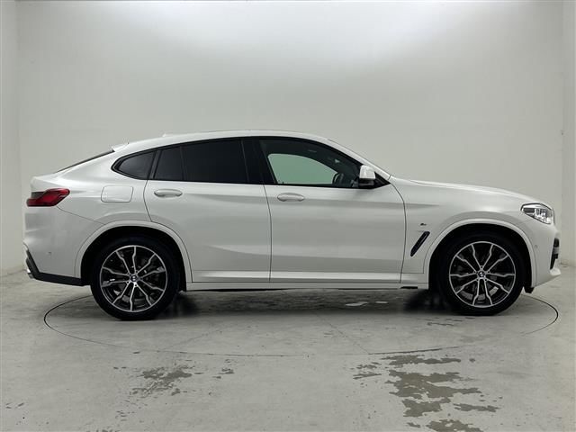 2022 BMW X4 thumbnail 22