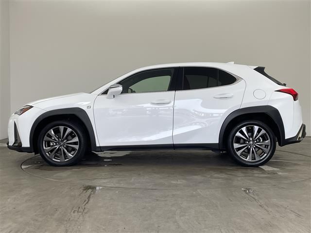 صورة 10 لـ 2018 Lexus UX