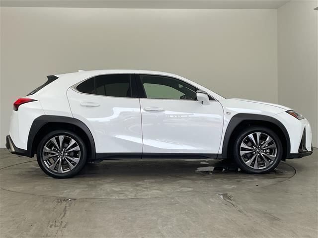 صورة 9 لـ 2018 Lexus UX