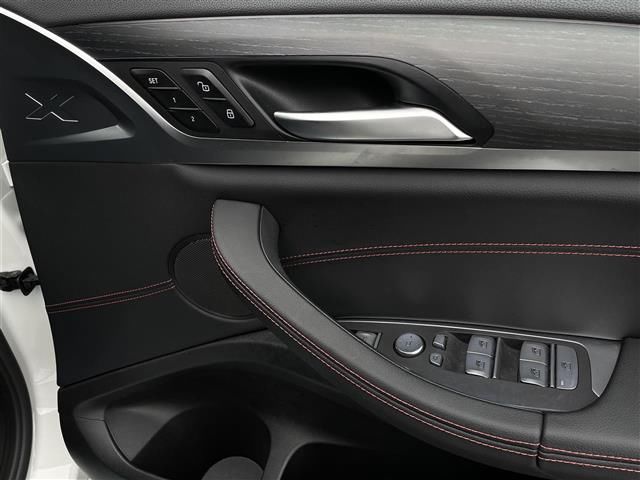 2022 BMW X4 — миниатюра 14