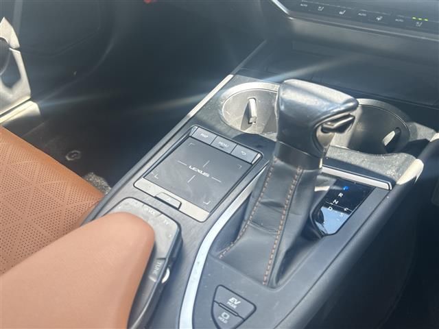 صورة مصغرة 16 لـ 2020 Lexus UX