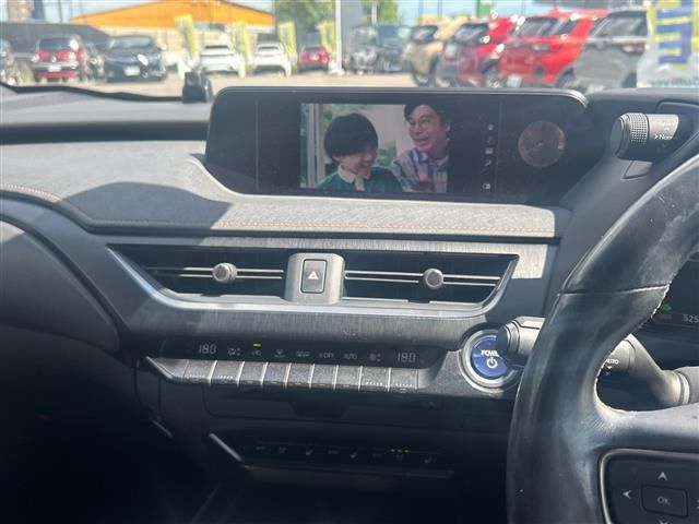 صورة مصغرة 12 لـ 2020 Lexus UX