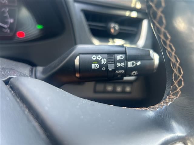 صورة مصغرة 11 لـ 2020 Lexus UX