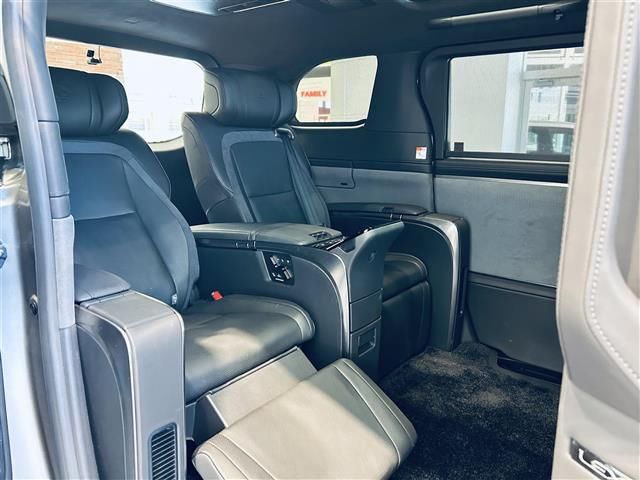 صورة مصغرة 17 لـ 2024 Lexus LM