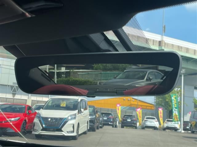 2017 Lexus LC — миниатюра 24