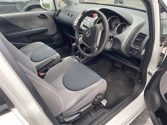 صورة مصغرة 14 لـ 2004 Honda FIT