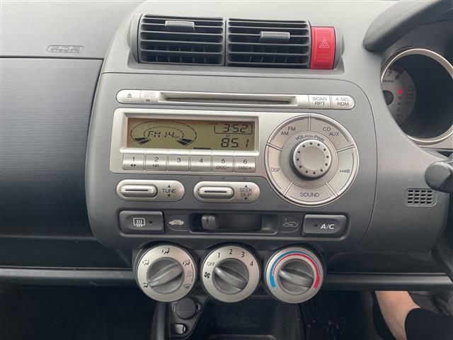 صورة مصغرة 12 لـ 2004 Honda FIT