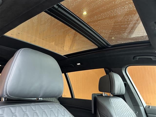 2021 BMW X7 thumbnail 23