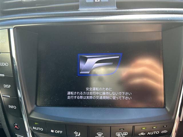 2011 Lexus IS F — миниатюра 23