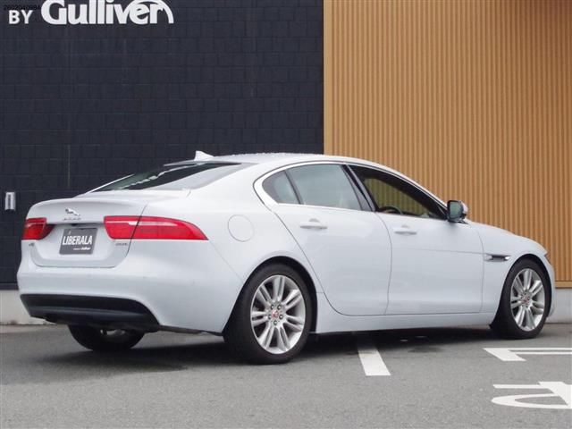 2015 Jaguar XE — фото 2
