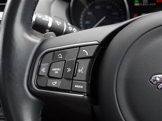 2015 Jaguar XE — фото 7