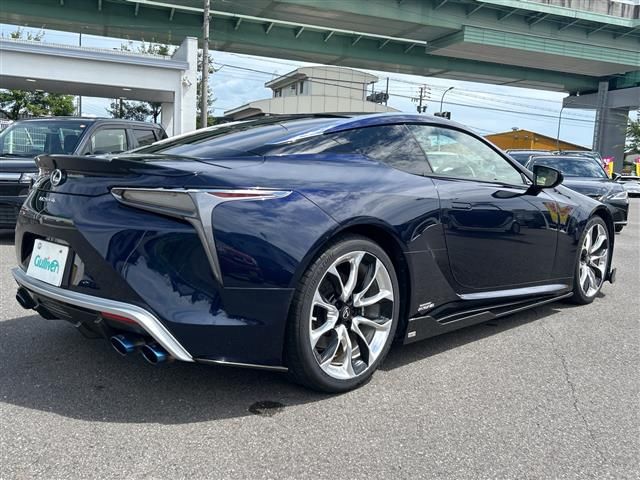 2017 Lexus LC — миниатюра 24