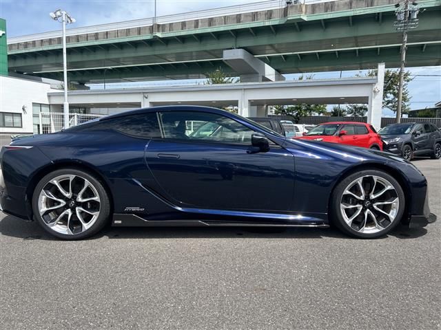 2017 Lexus LC — миниатюра 22